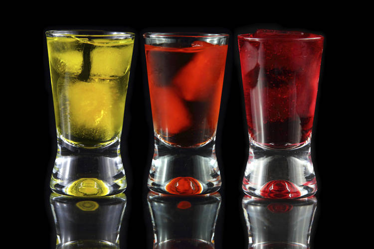 Prepara shots curiosos para tu fiesta | Sal.pr