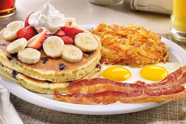 Denny’s transforma sus “pancakes” Sal.pr